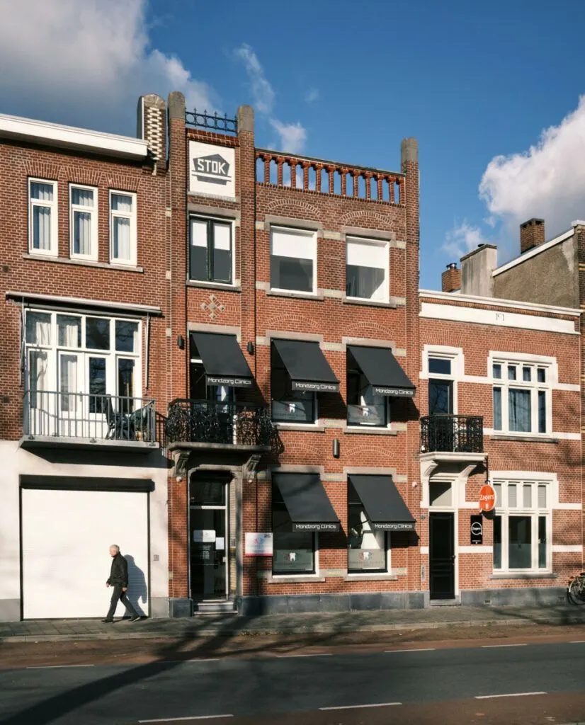 Gevel van de praktijk aan de Academiesingel in Breda