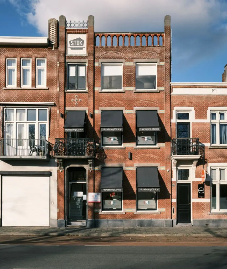 Straatbeeld van de Academiesingel in Breda